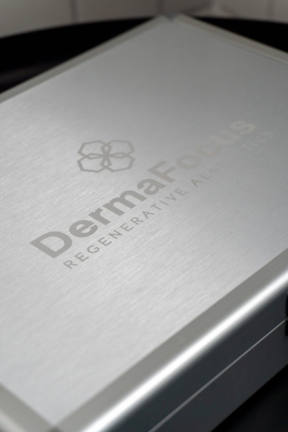 Dermafocus - Closed Box Angled