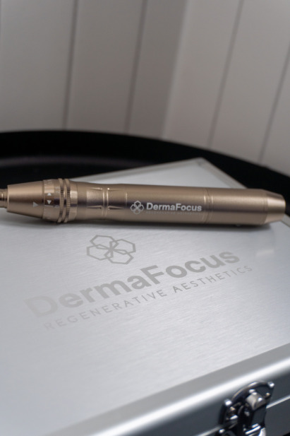 Dermafocus - Product on Box 1